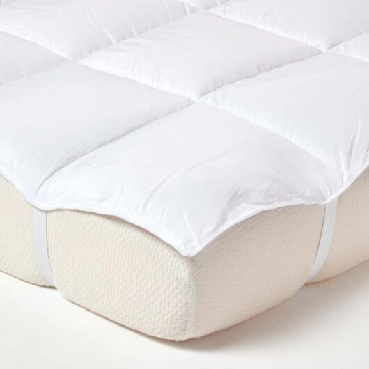 Homescapes - Super Microfibre Super King Size Mattress Topper