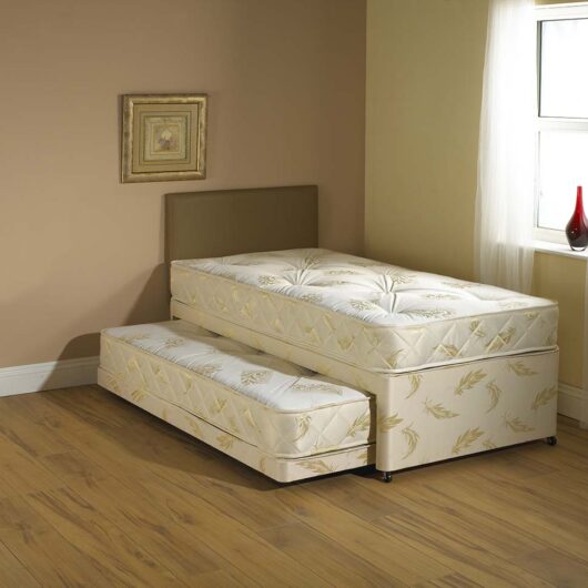 Windsor Cream 3 in 1 Guest Bed pull out trundle with Mattresses